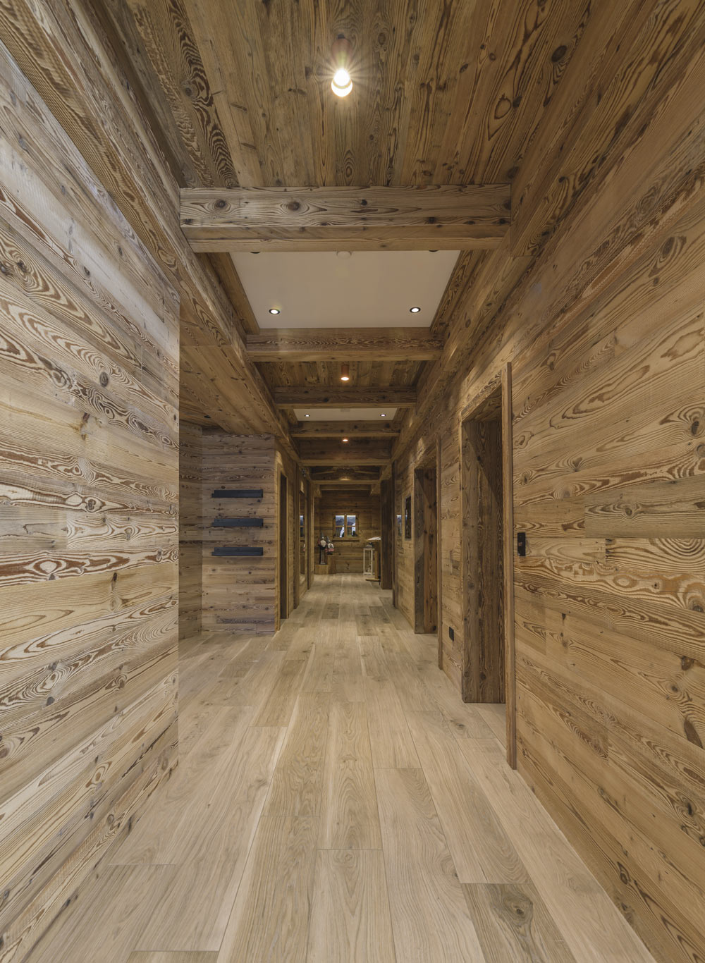 Ladinarredi_Lady-Maria_focus02