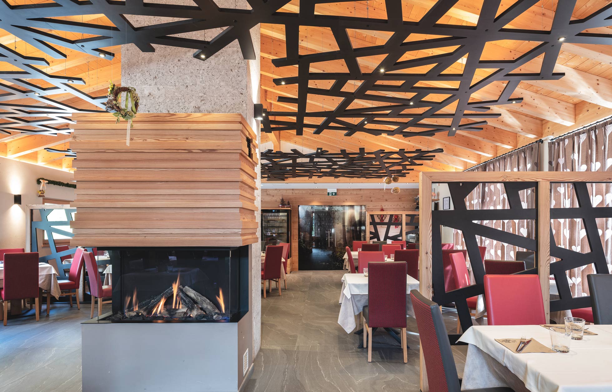 Ladinarredi_PicchioRosso02